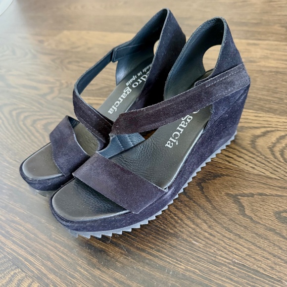 Pedro Garcia Black Suede Wedge Sandals 38 - Worn once! Size 7.5 or 8 US - Picture 4 of 13